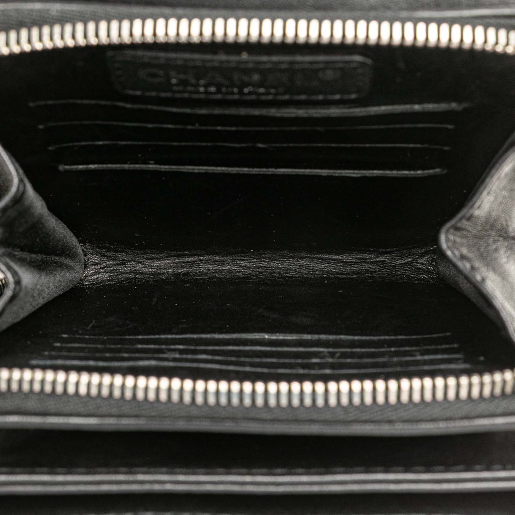 Chanel CC Quilted Lambskin Clams Wallet on Chain - 4