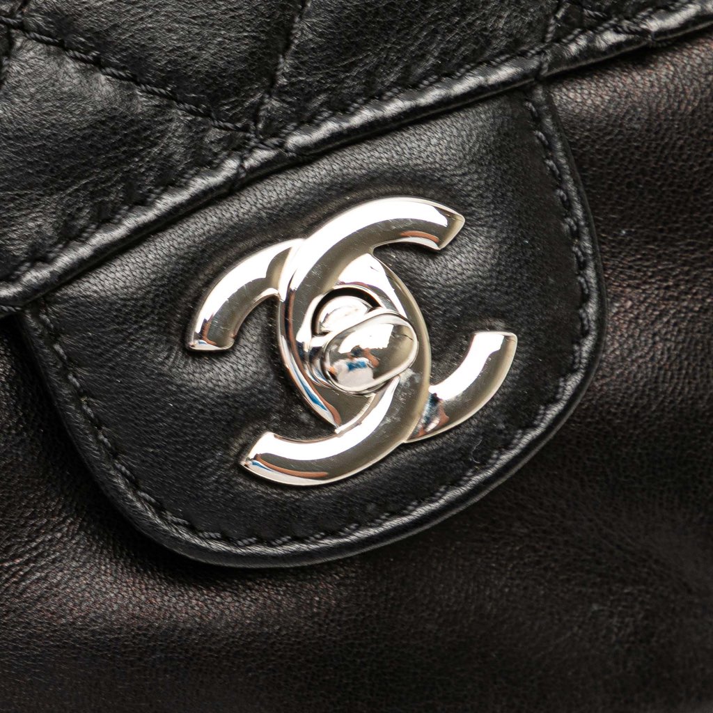 Chanel CC Quilted Lambskin Clams Wallet on Chain - Detail 1