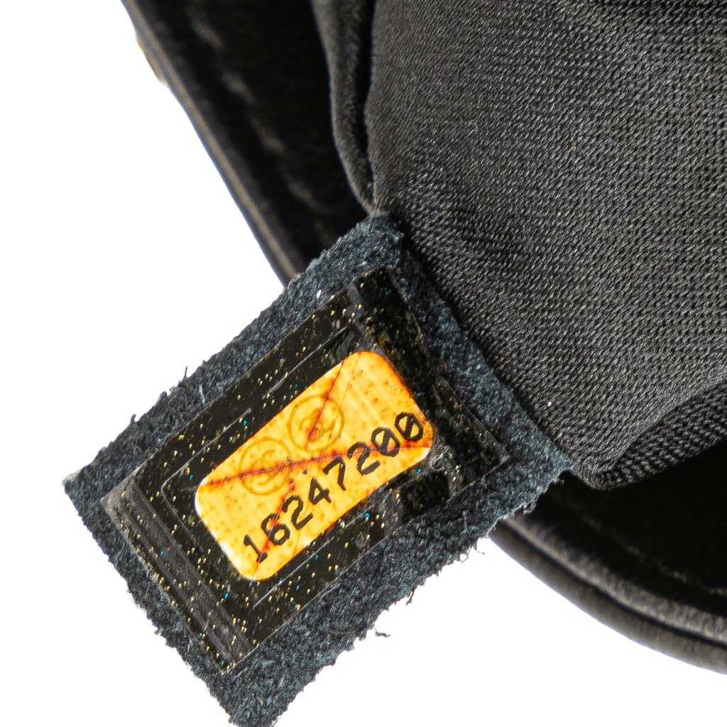 Chanel CC Quilted Lambskin Clams Wallet on Chain - Image 10