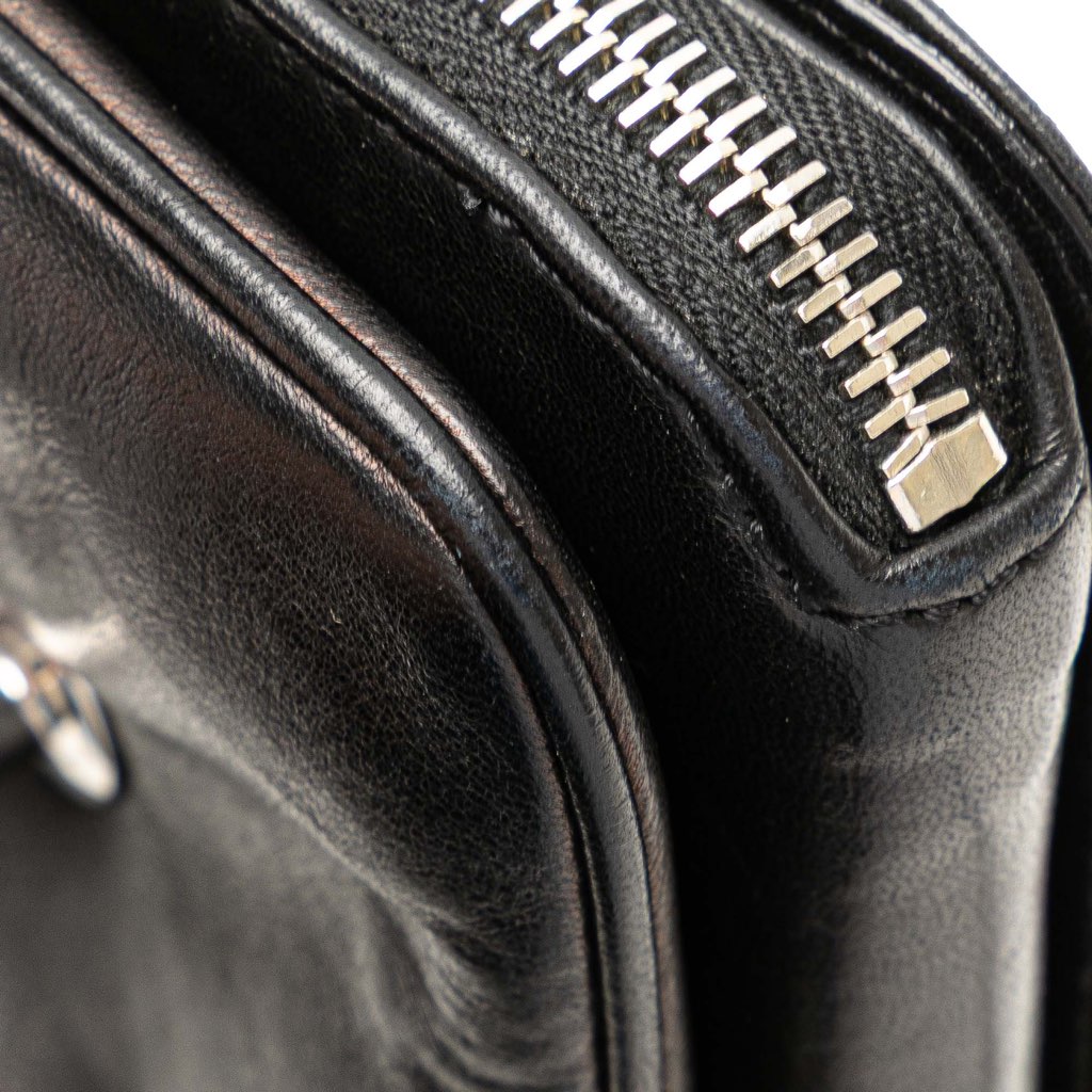 Chanel CC Quilted Lambskin Clams Wallet on Chain - Image 12