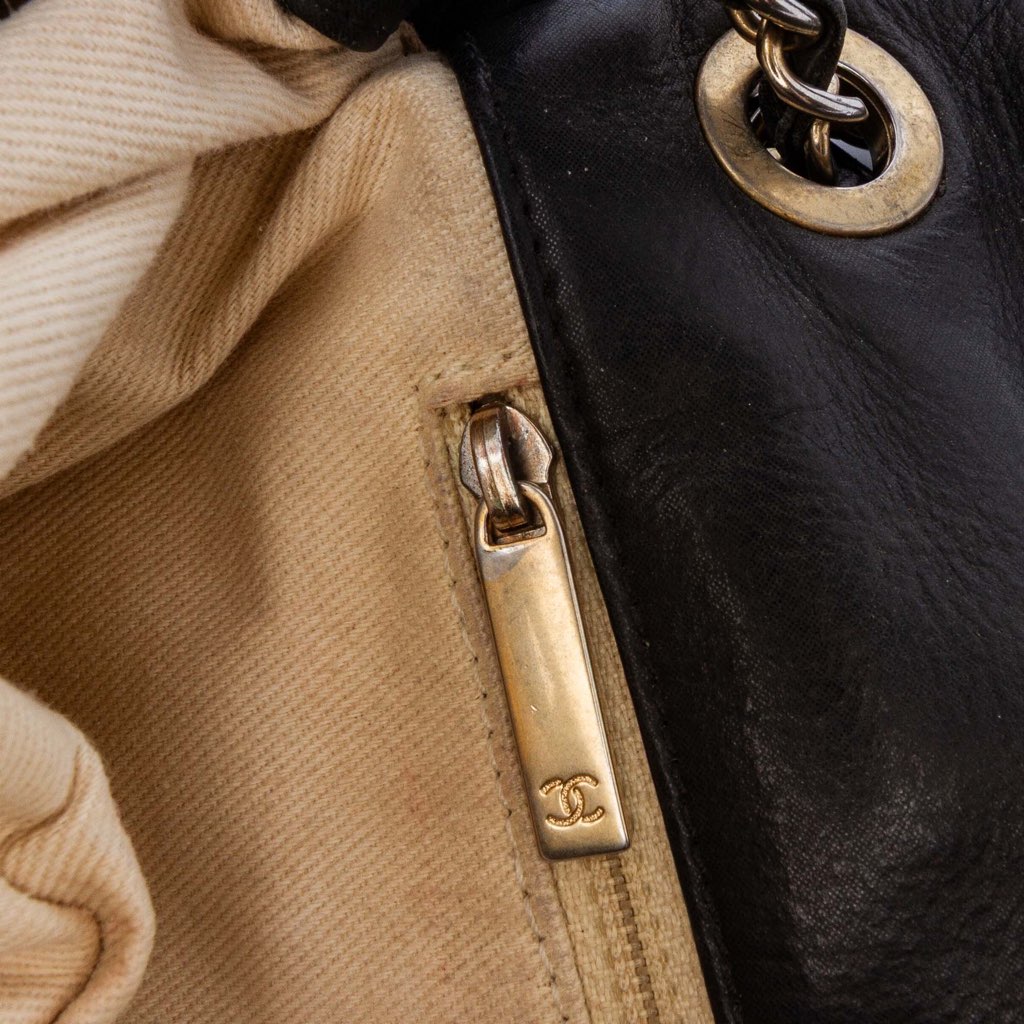 Chanel Quilted Calfskin Chic Quilt Flap - Image 10