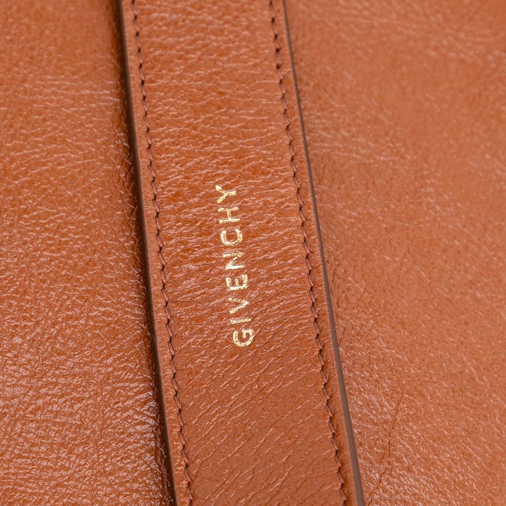 Givenchy Medium Leather Voyou Crossbody - Detail 2