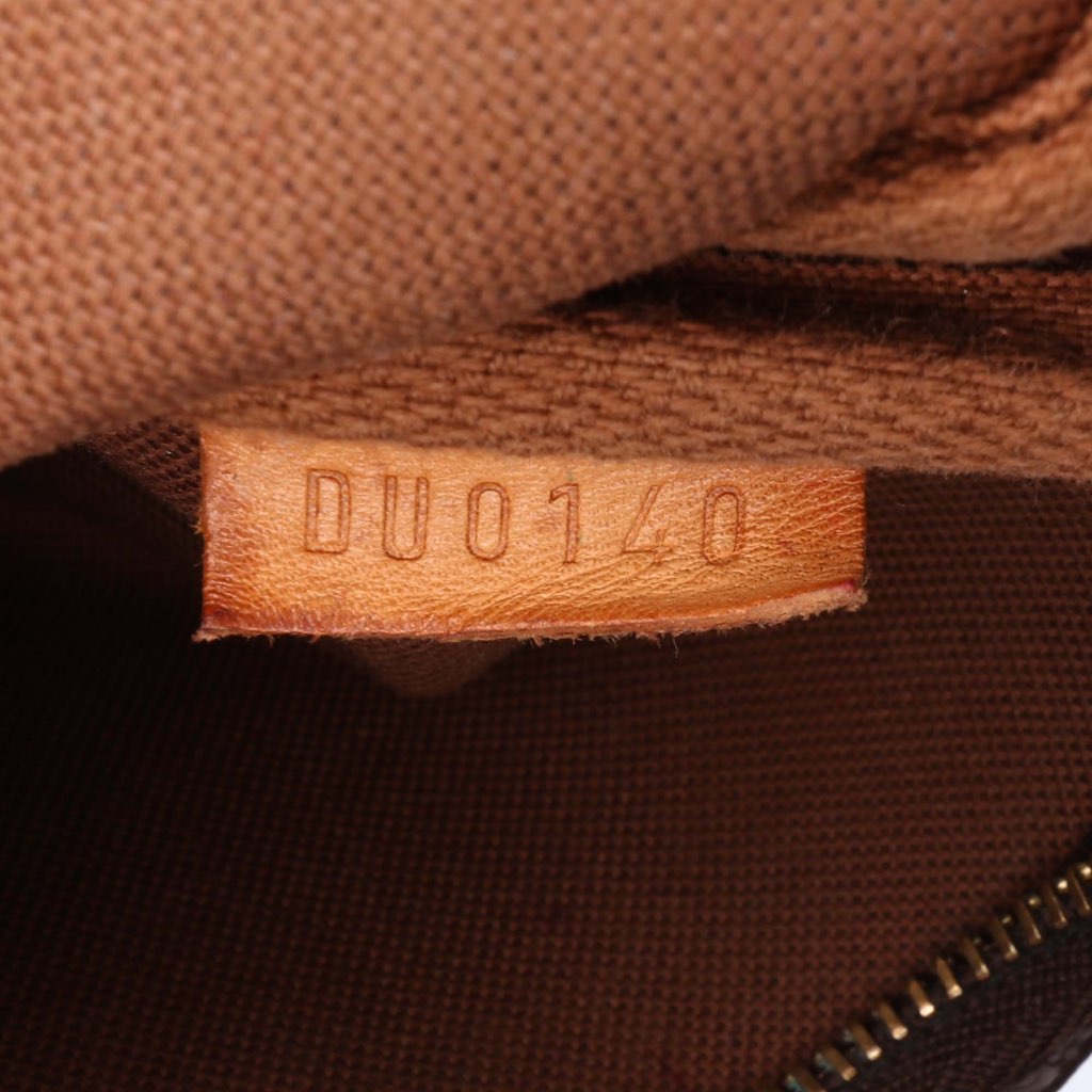 Louis Vuitton Monogram Mini Pochette Accessoires - Detail 1