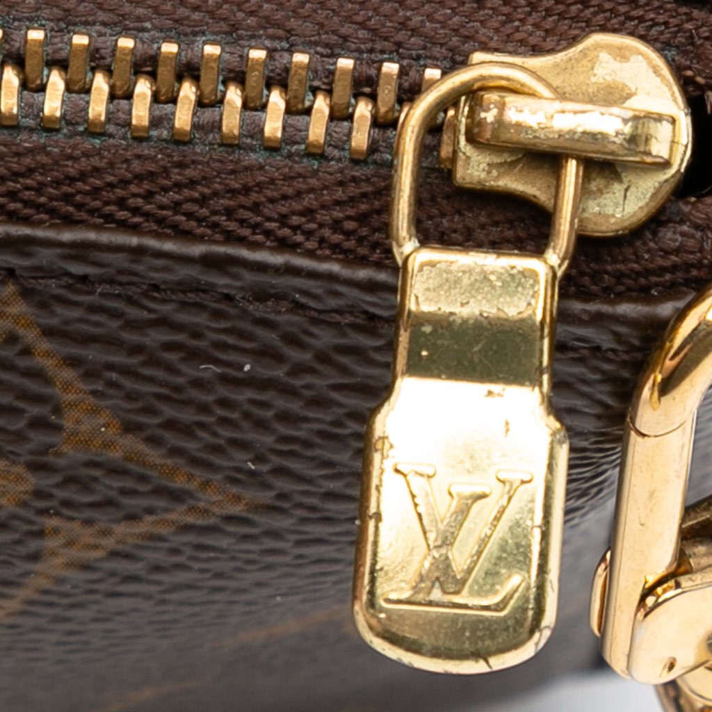 Louis Vuitton Monogram Mini Pochette Accessoires - Detail 2