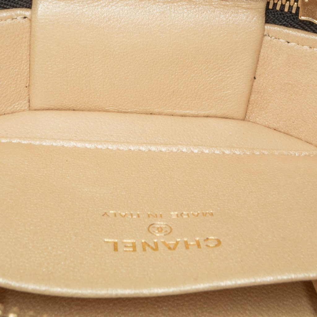 Chanel CC Quilted Lambskin Oval Top Handle Clutch - 4