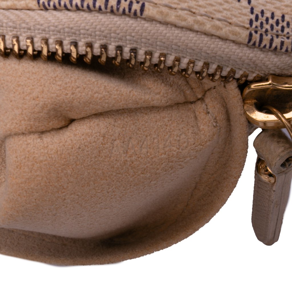 Louis Vuitton Damier Azur Trunks Labels Pochette Milla MM - Detail 1