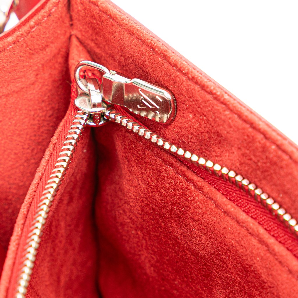 Louis Vuitton Epi Sevigne Clutch - Detail 2