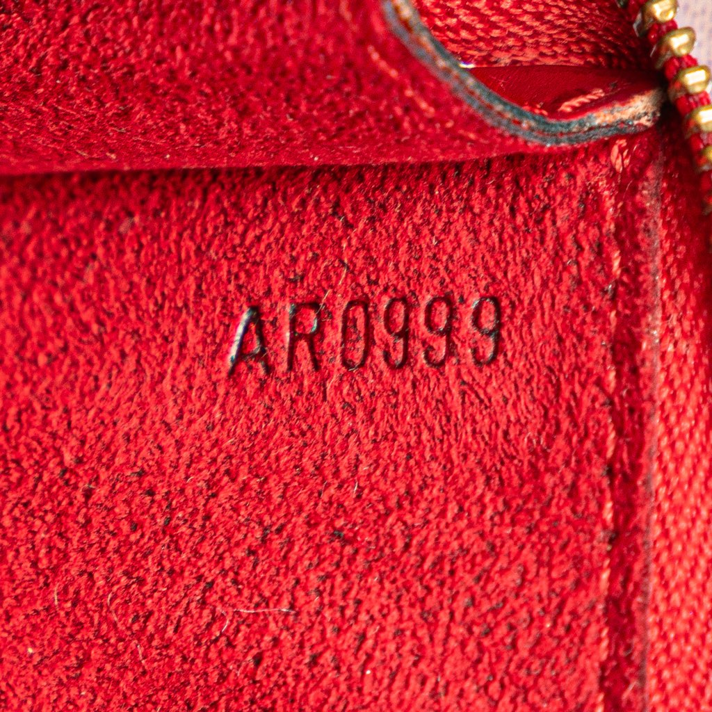 Louis Vuitton Epi Pochette Accessoires - Detail 1