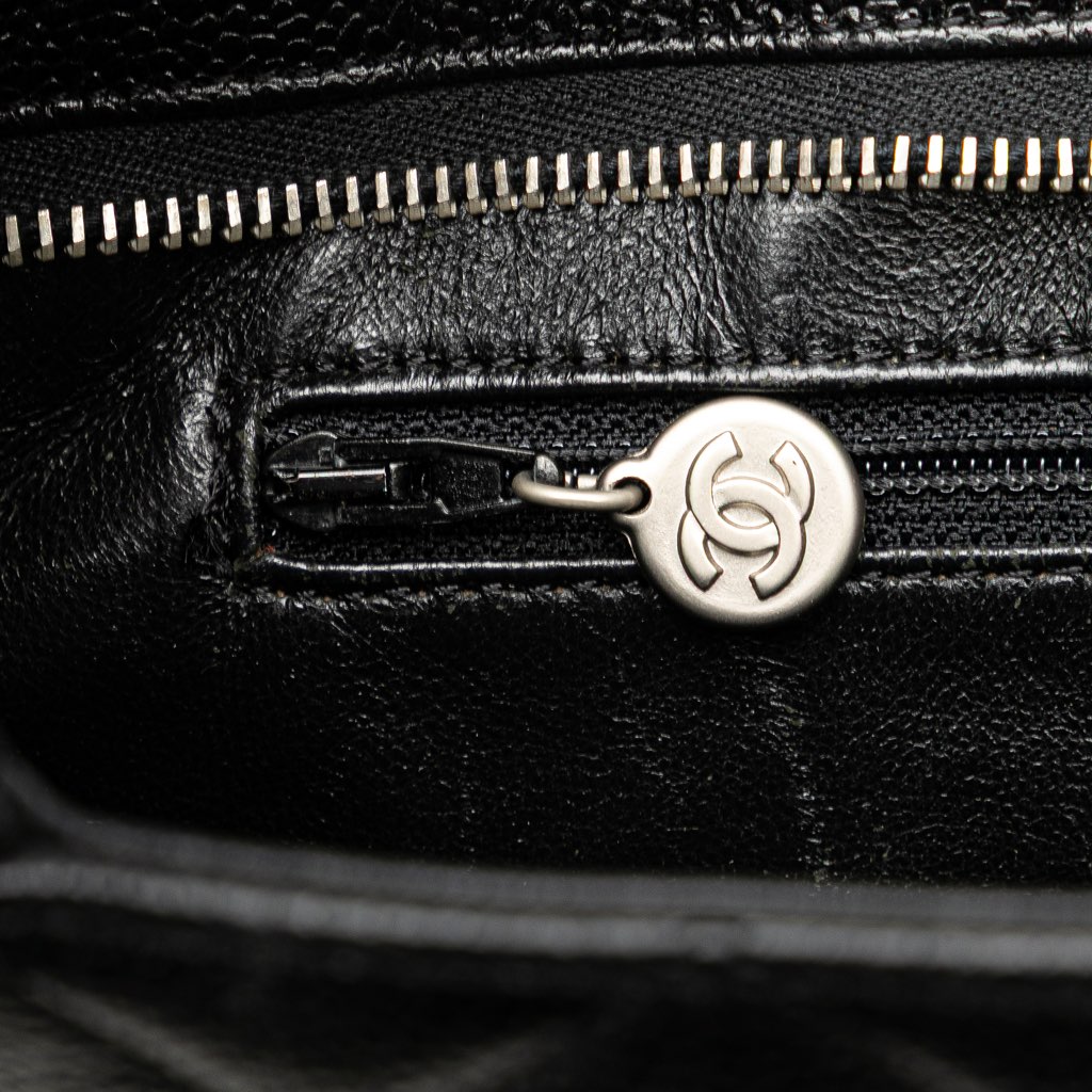 Chanel Caviar Medallion Tote - Detail 2
