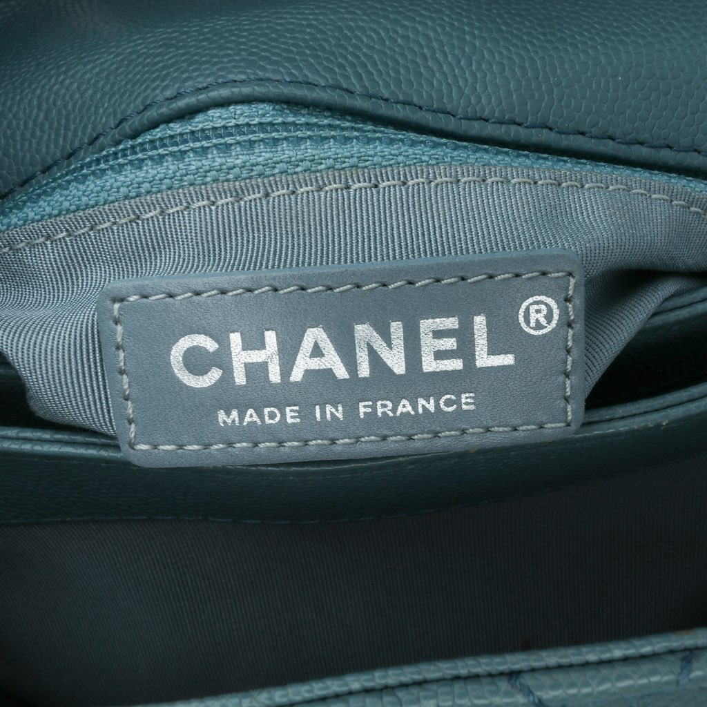 Chanel Medium Quilted Caviar Urban Companion Flap - Detail 2