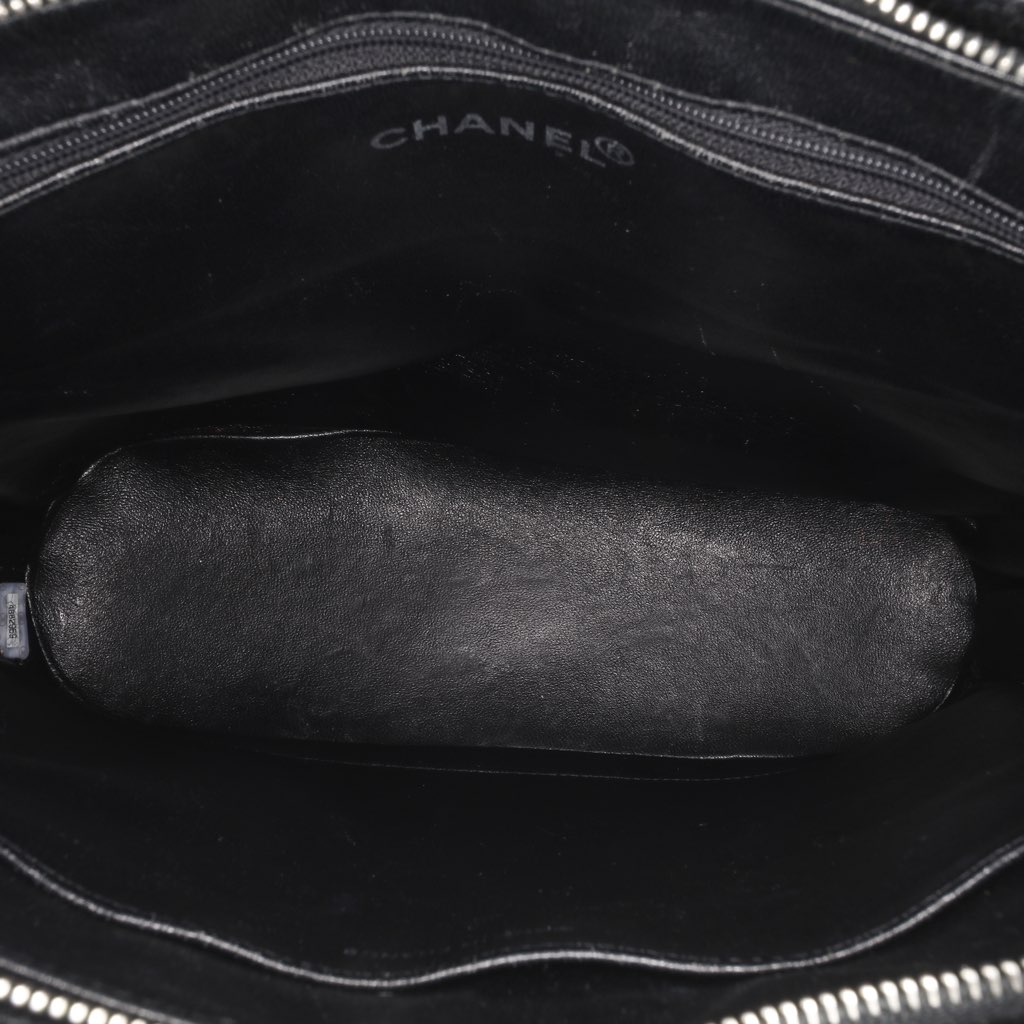 Chanel Quilted Caviar Shoulder Bag - 4