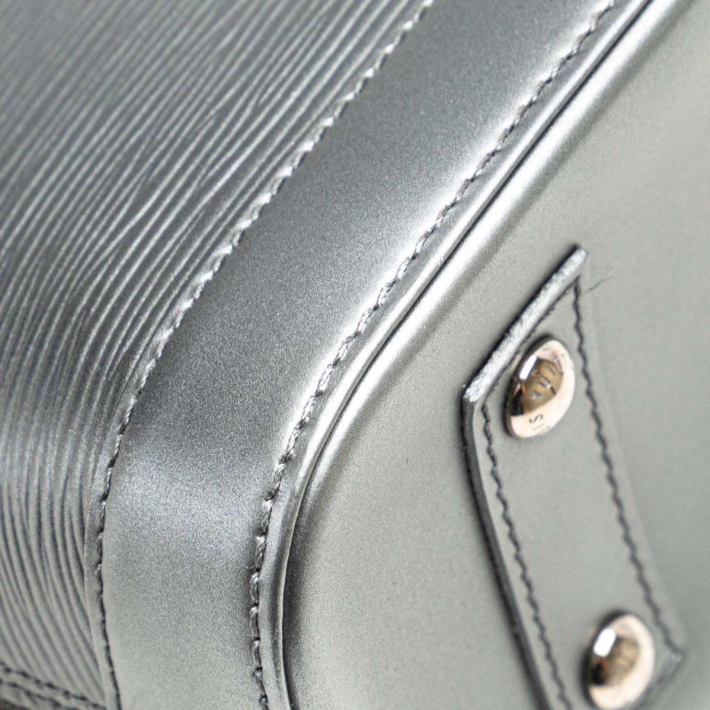 Louis Vuitton Epi Alma BB - Image 11