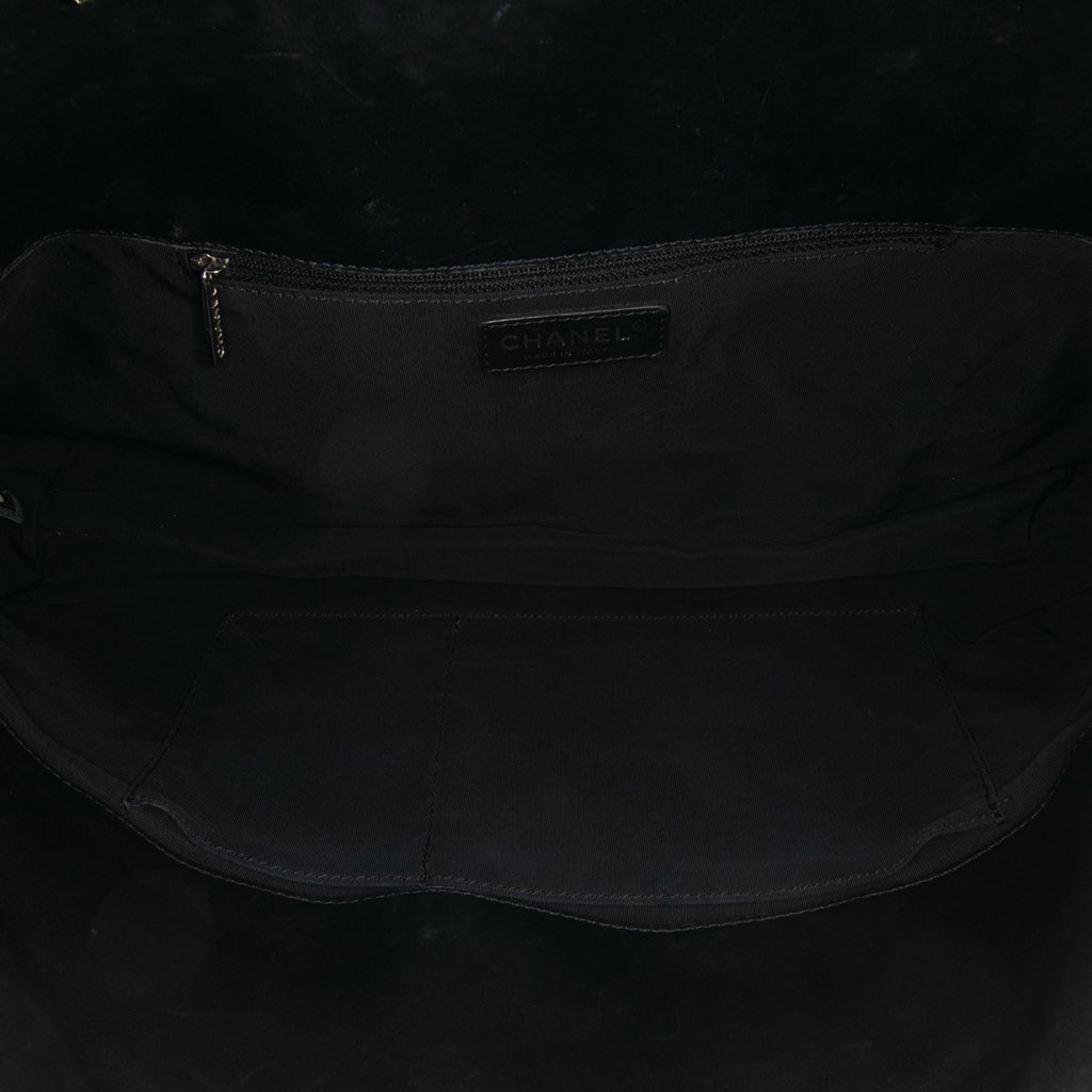 Chanel CC Quilted Lambskin Urban Delight Tote - 4