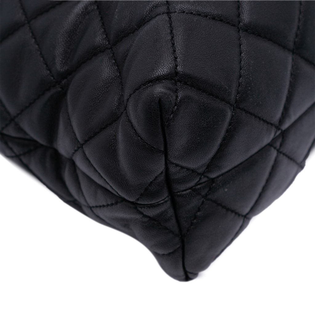 Chanel CC Quilted Lambskin Urban Delight Tote - Detail 2