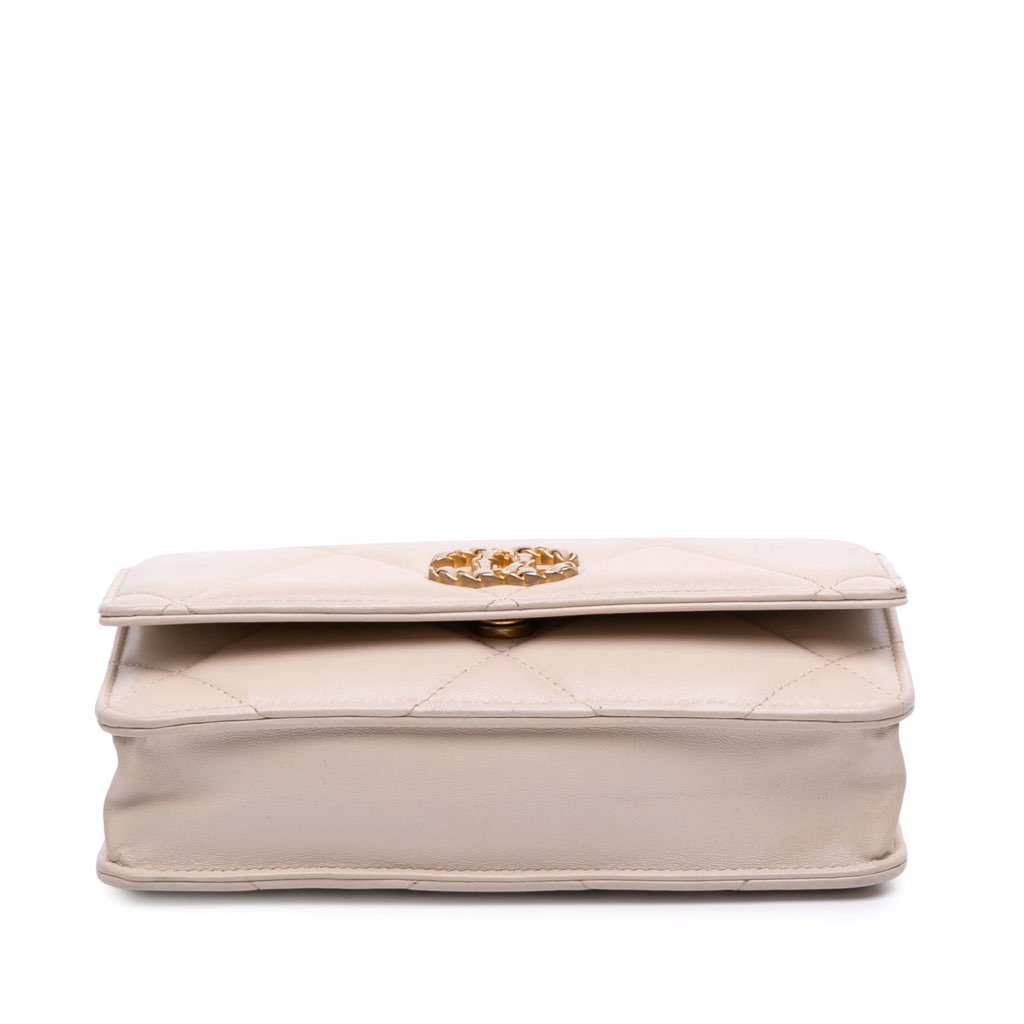 Chanel Quilted Lambskin 19 Wallet on Chain - 3