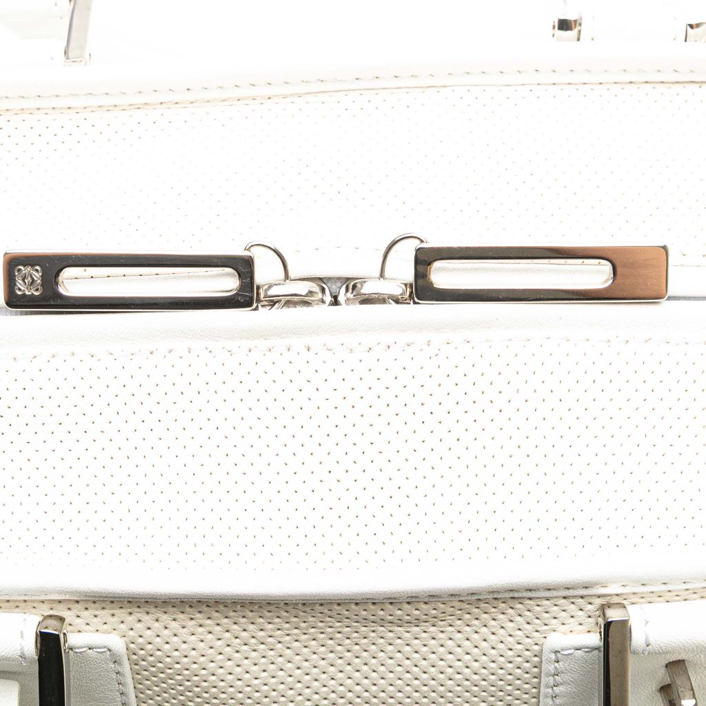 Loewe Perforated Leather Amazona 28 - Detail 1