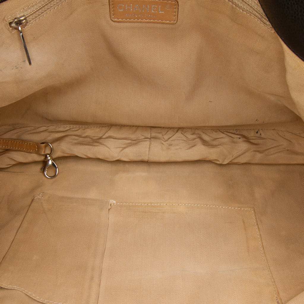 Chanel CC Quilted Caviar Expandable Tote - 4