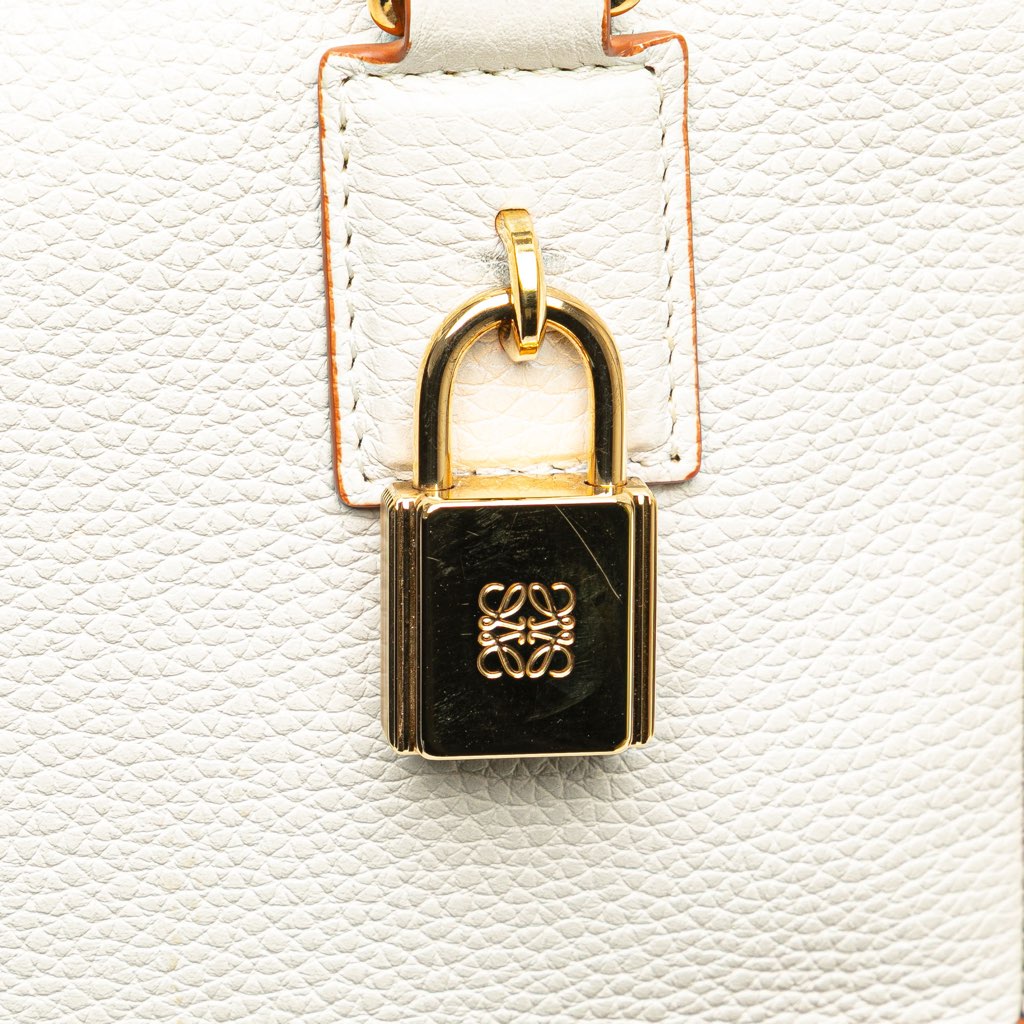 Loewe Leather Amazona Square 19 - Image 10