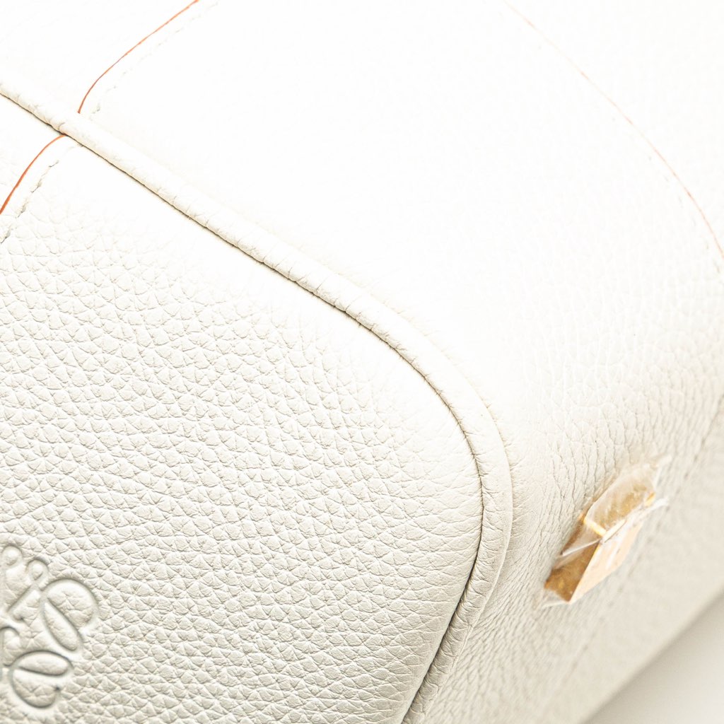 Loewe Leather Amazona Square 19 - Image 12