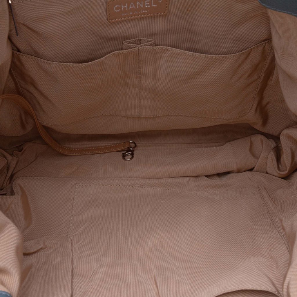 Chanel Quilted Caviar Expandable Zip Tote - 4