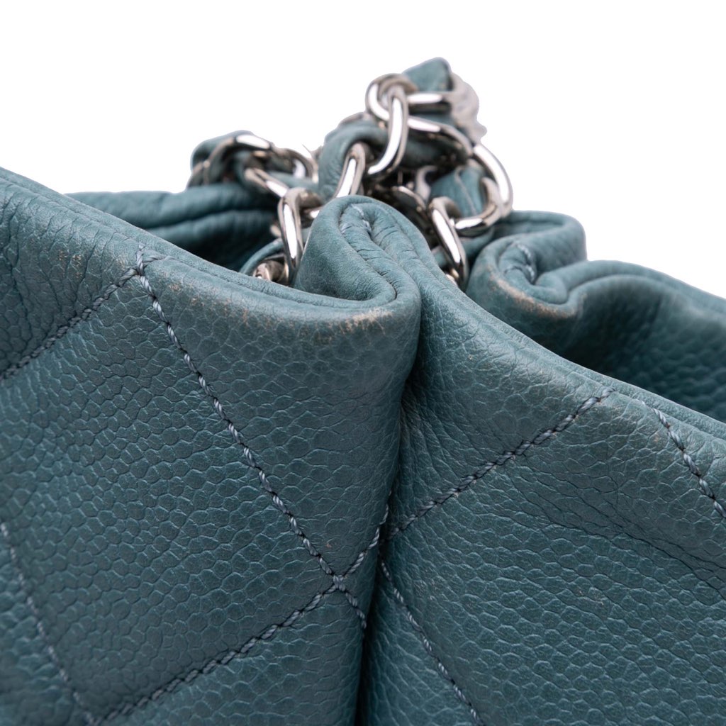 Chanel Quilted Caviar Expandable Zip Tote - Detail 2