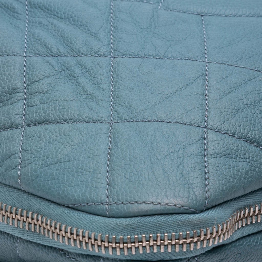 Chanel Quilted Caviar Expandable Zip Tote - Image 10