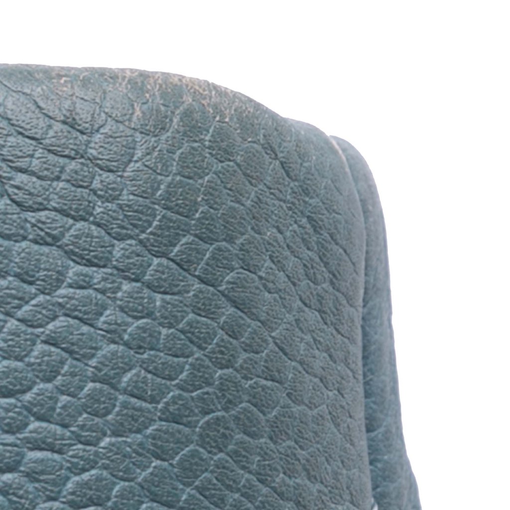 Chanel Quilted Caviar Expandable Zip Tote - Image 11