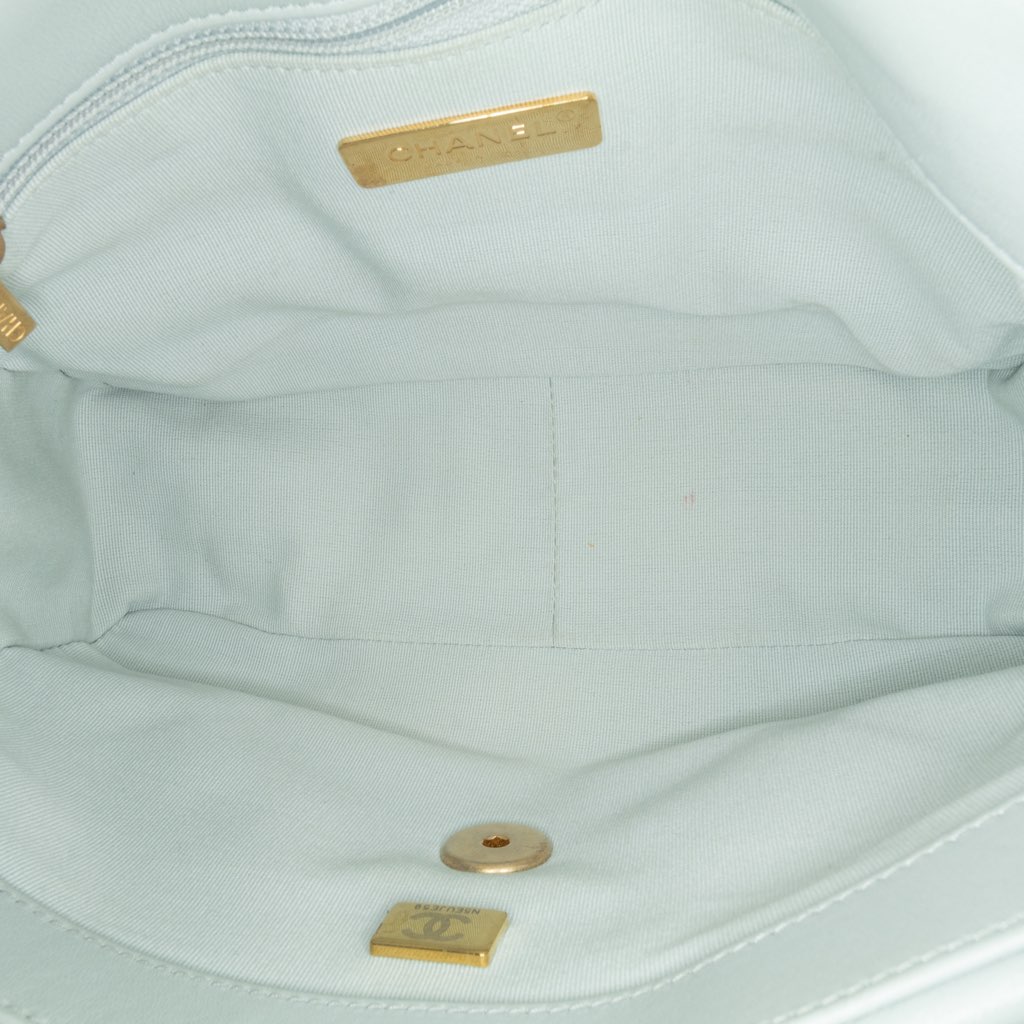 Chanel Medium Lambskin 19 Flap - 4