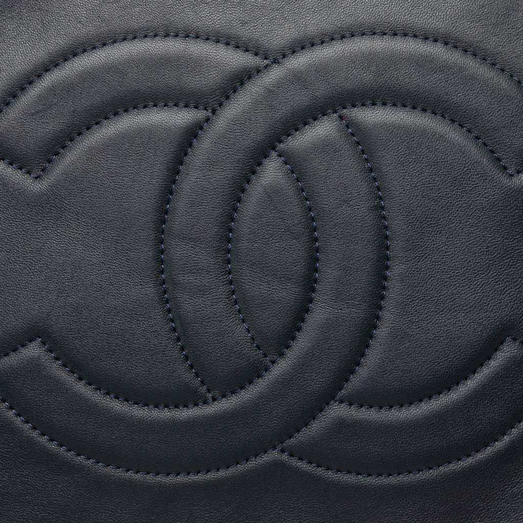 Chanel Large Lambskin Colorblock Patchwork O Case - Detail 2