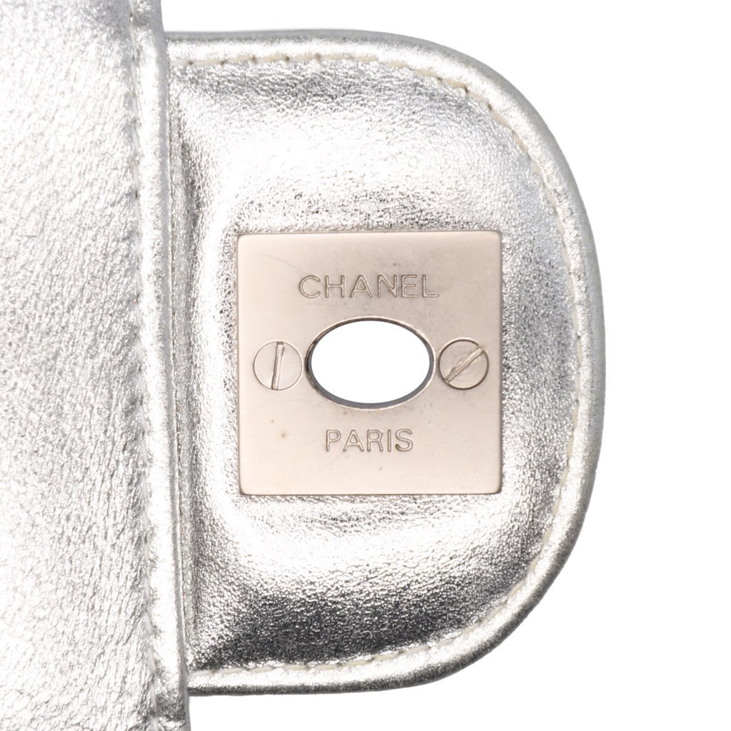 Chanel New Travel Line Nylon East West Flap - Detail 2