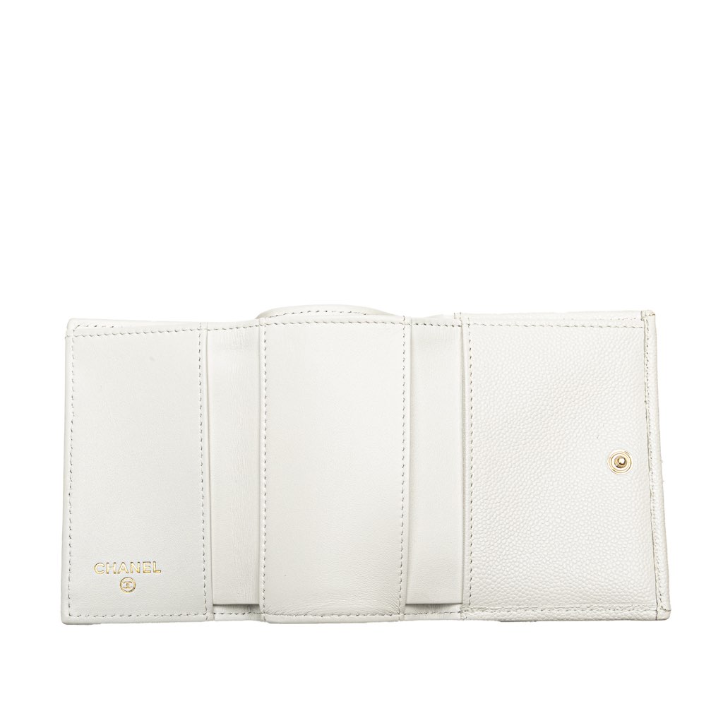 Chanel CC Quilted Caviar Trifold Flap Wallet - 4