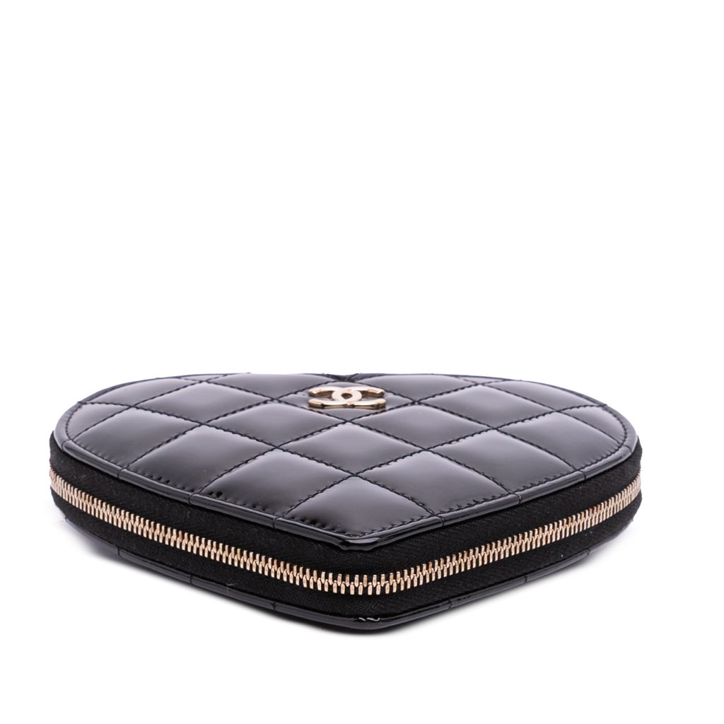 Chanel Quilted Patent Calfskin CC Heart Clutch With Chain - Image 6
