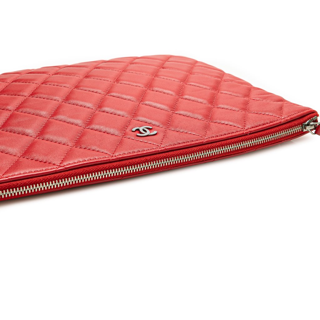 Chanel Medium Quilted Lambskin O Case Clutch - Image 12