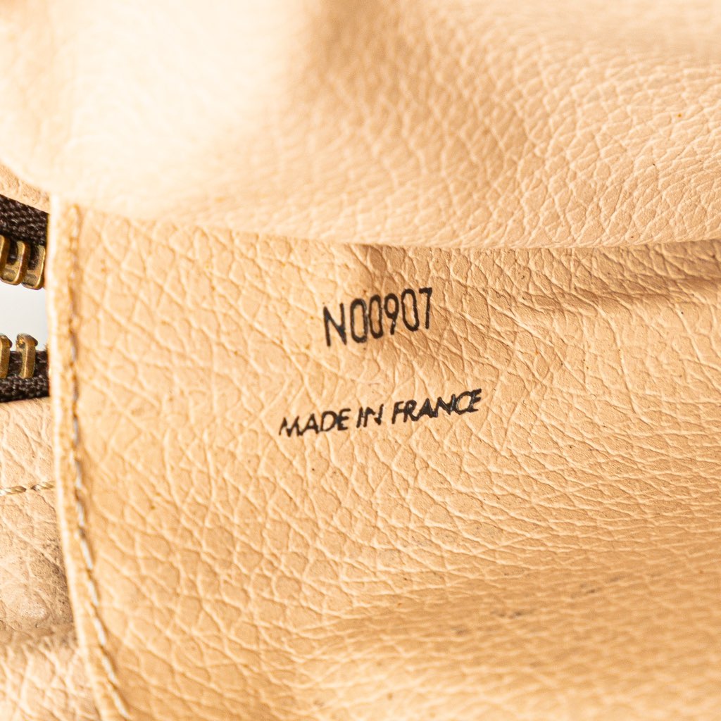 Louis Vuitton Monogram Trousse Toilette 28 - Detail 1