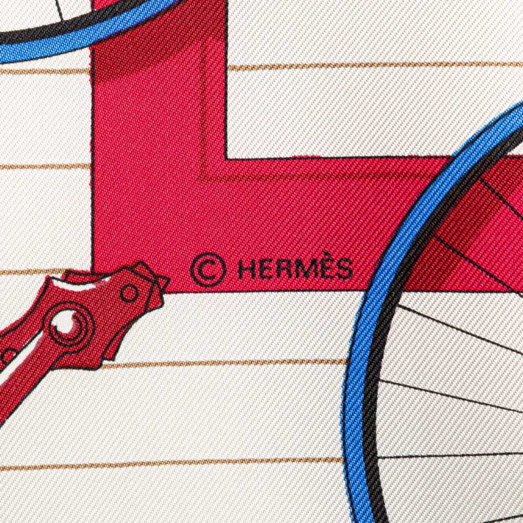 Hermès Les Becanes Silk Scarf - 5