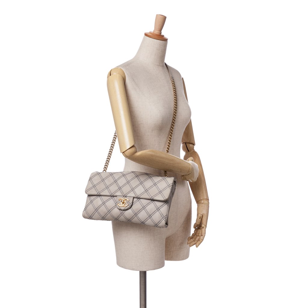 Chanel Jumbo Quilted Calfskin Triple Stitched Flap - Image 13