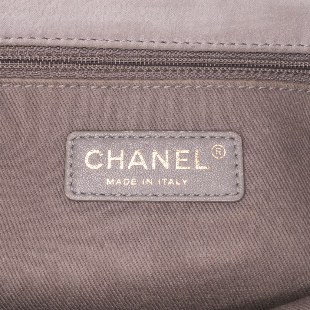 Chanel Jumbo Quilted Calfskin Triple Stitched Flap - Side view