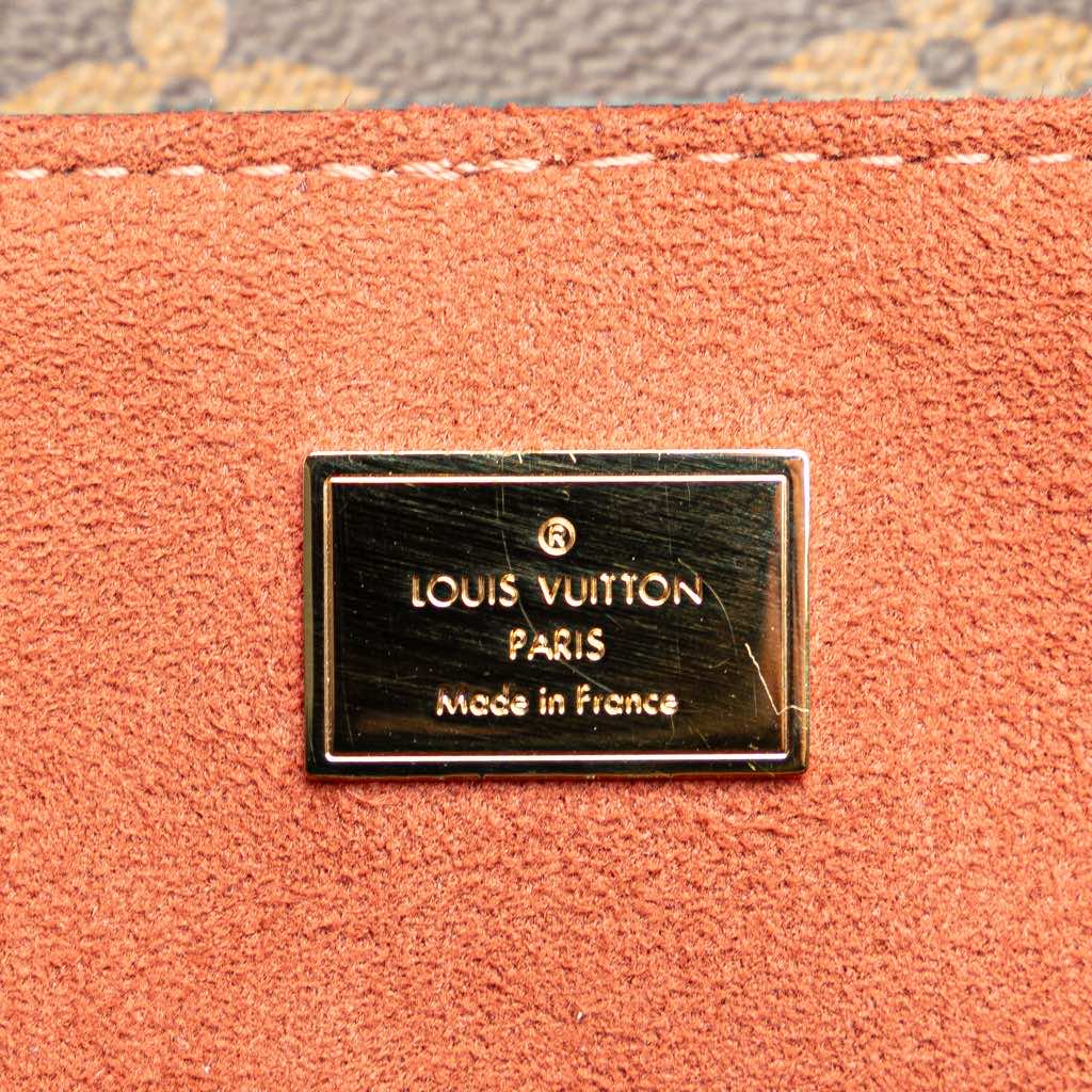 Louis Vuitton Monogram Vernis Hot Springs - Side view