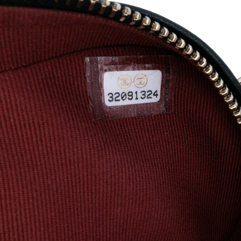 Chanel Mini Lambskin CC in Love Heart Crossbody - Detail 1