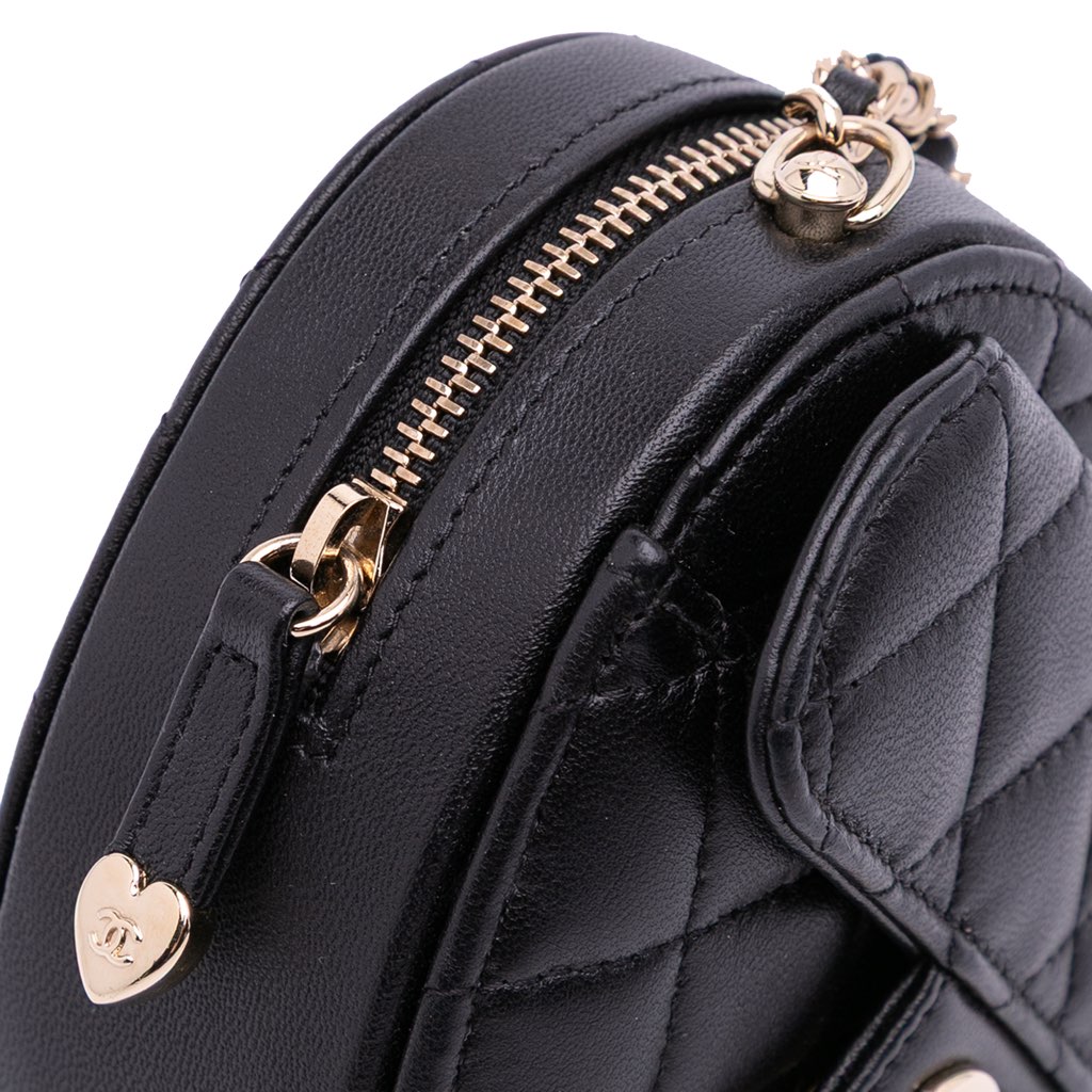 Chanel Mini Lambskin CC in Love Heart Crossbody - Detail 2
