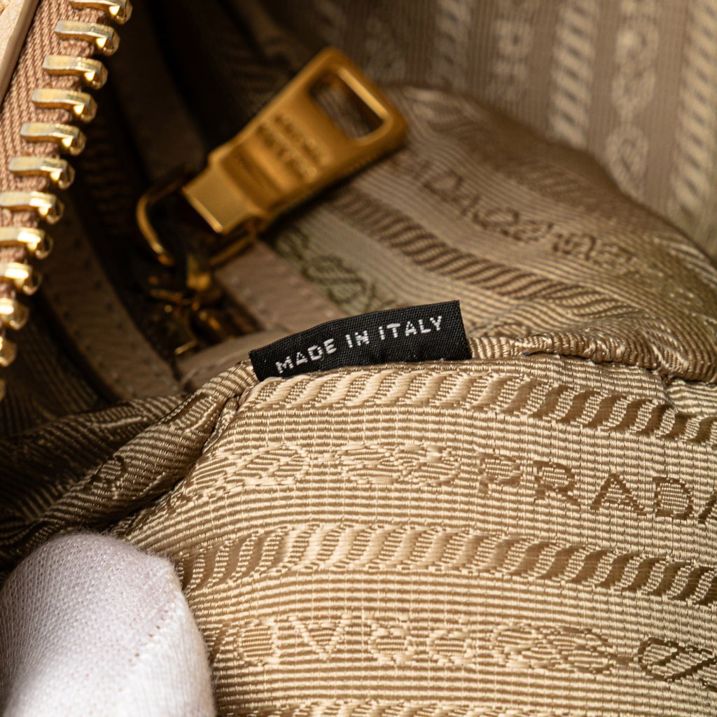 Prada Vitello Daino Shoulder Bag - Detail 2