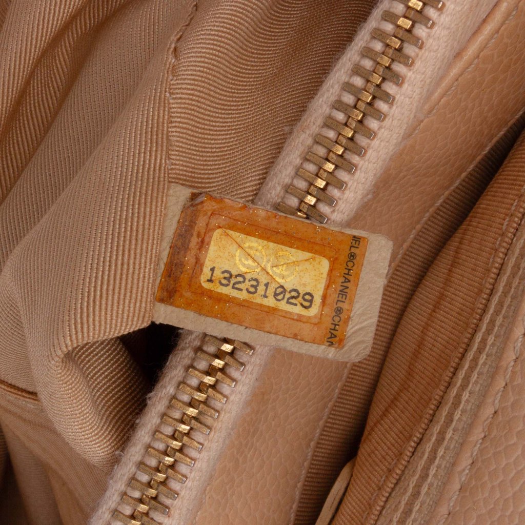 Chanel Caviar Grand Shopping Tote - Detail 1