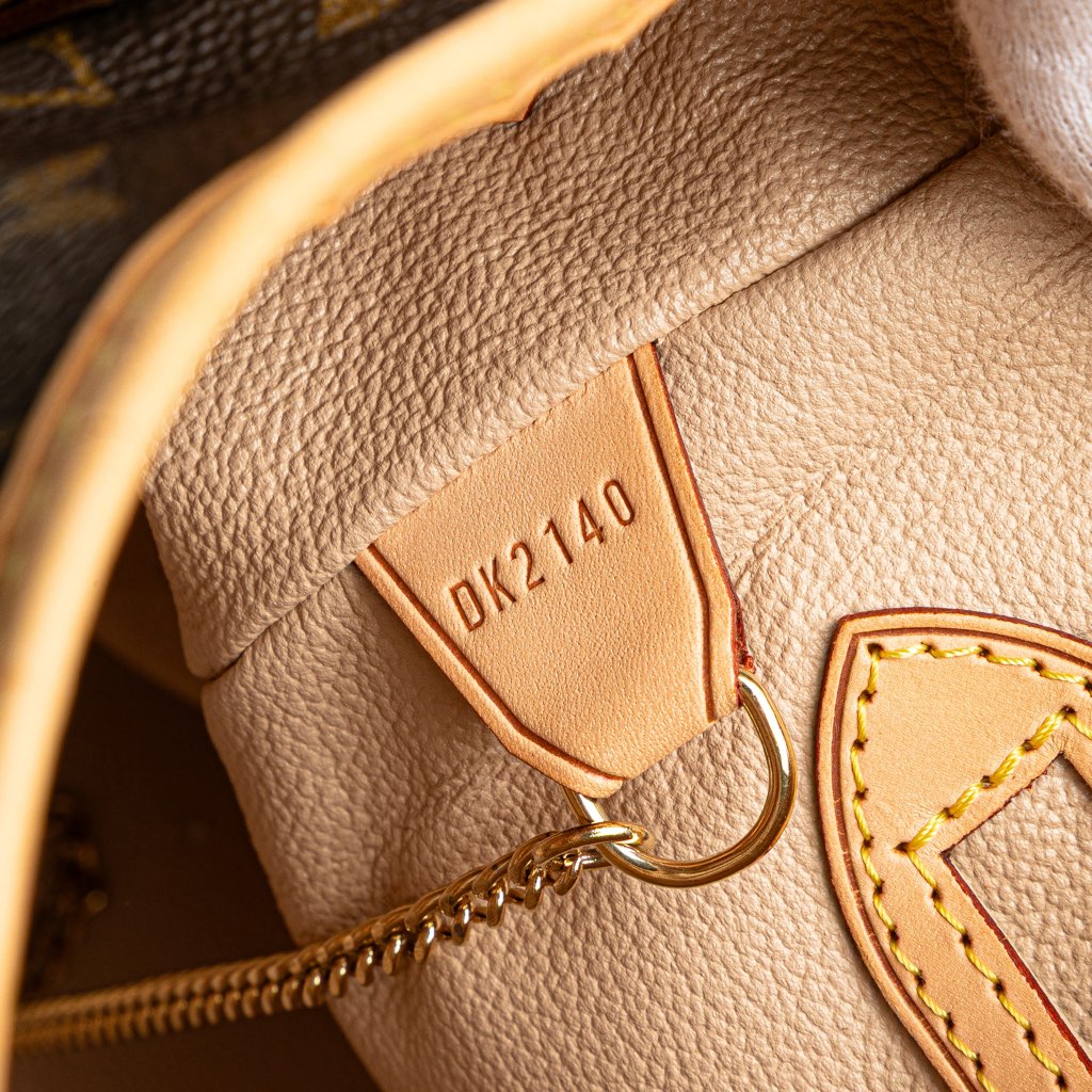 Louis Vuitton Monogram Petit Bucket - Detail 2