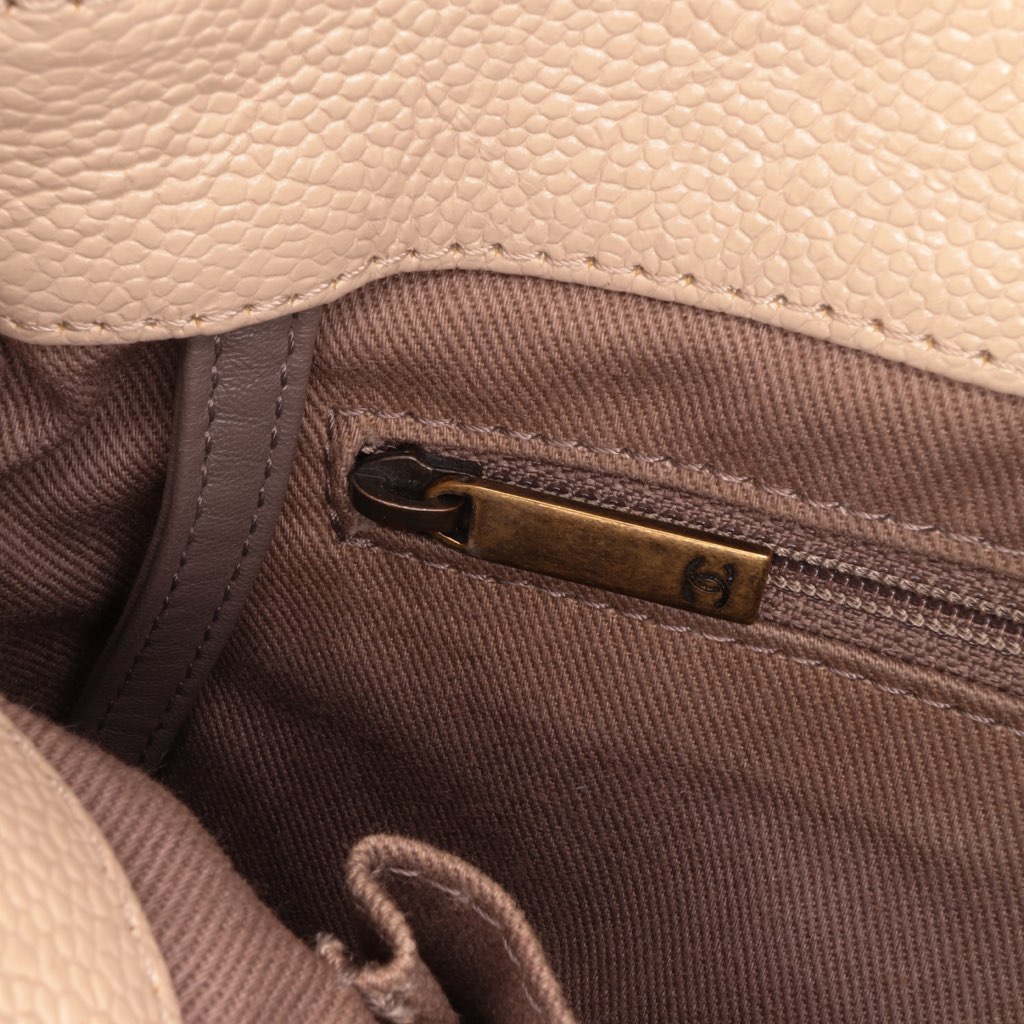 Chanel Medium Quilted Caviar Coco Pleats Messenger Flap - Detail 2