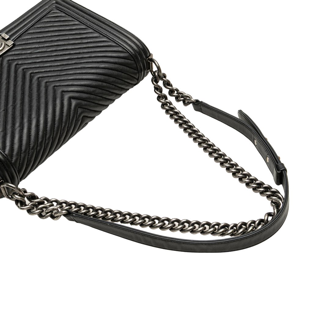 Chanel Medium Chevron Wrinkled Lambskin Boy Flap - Image 13