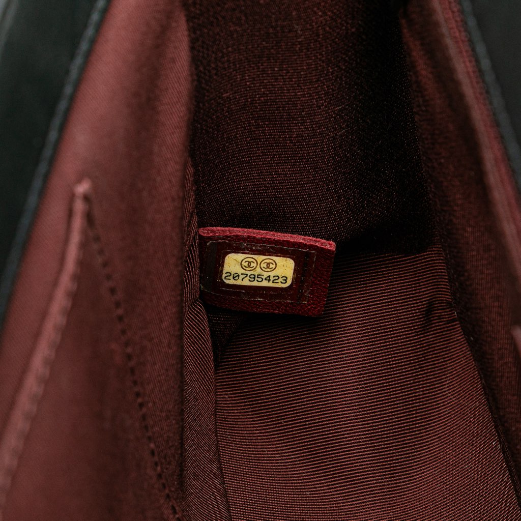 Chanel Medium Chevron Wrinkled Lambskin Boy Flap - Detail 1