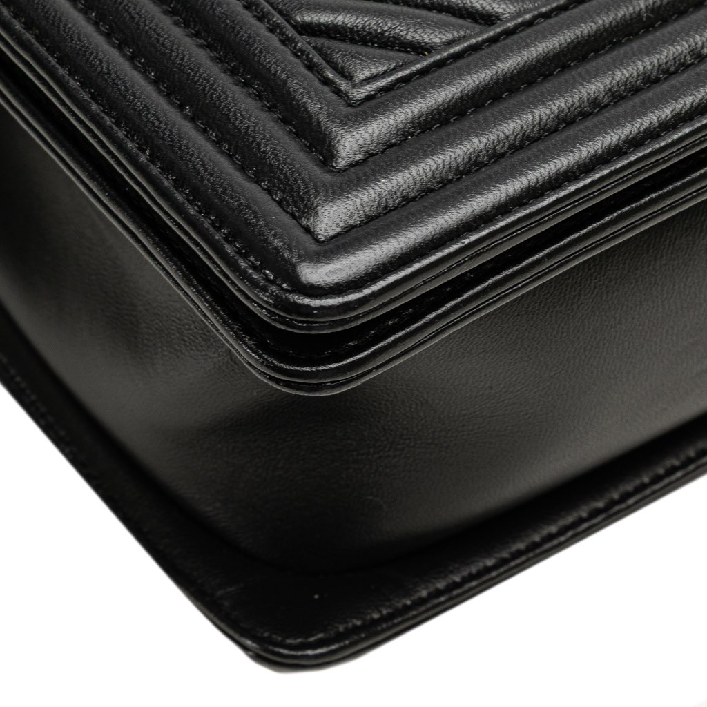 Chanel Medium Chevron Wrinkled Lambskin Boy Flap - Image 11