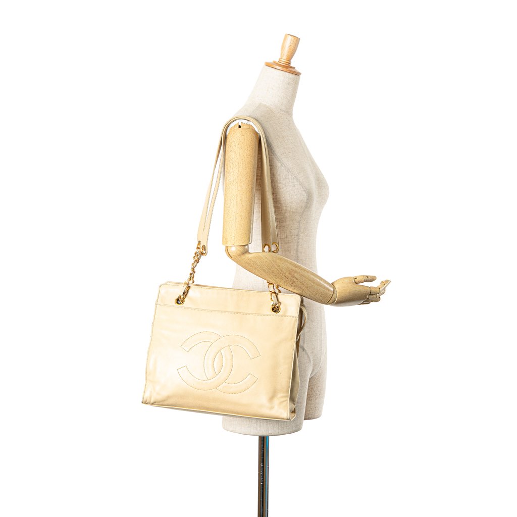 Chanel CC Lambskin Chain Tote - Image 16