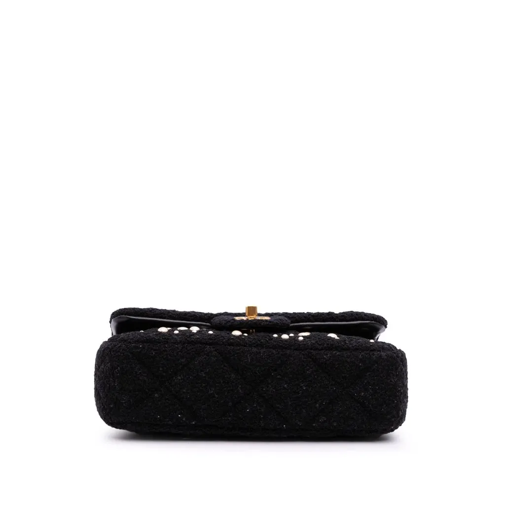 Chanel Small Tweed Pearl Cosmos Flap Black Tweed Good - Inside View