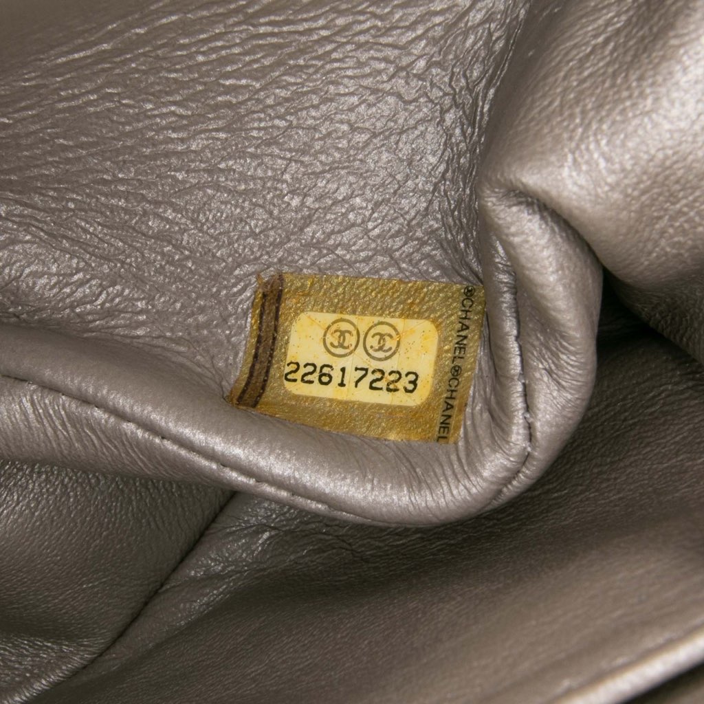 Chanel Mini Square Classic Chevron Iridescent Lambskin Single Flap - Detail 1